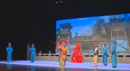 威海京剧团举行文化效益专场演出

