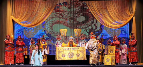 看戏剧也是一种继承。
