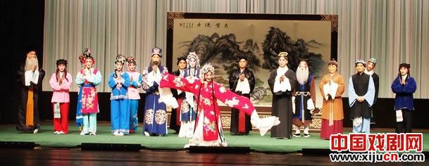 李海燕、宋小川、黄强兵、徐蒙克等著名经典程派戏剧《索林胶囊》在韩国首尔成功上演。

