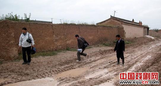 参观阳原县青年金剧团
