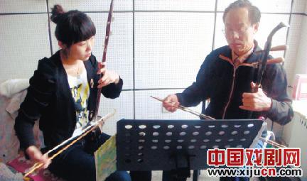 “双百万艺术培训项目”在沈阳建立了戏剧艺术培训基地。
