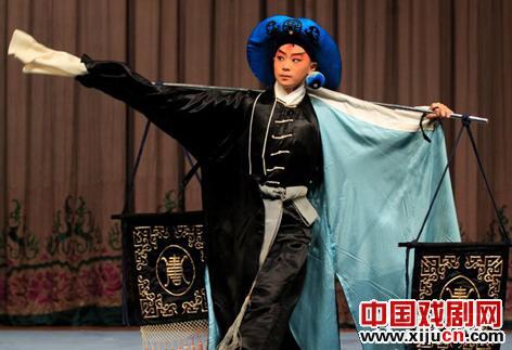 河北京剧院书记谢荣权:京剧传承需要年轻人的参与
