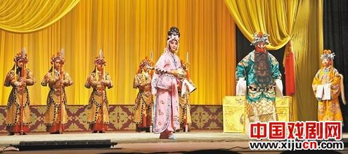 重庆京剧团凭借传统京剧《三打淘三春》在巴黎第六届中国戏曲节上获得“塞纳奖”
